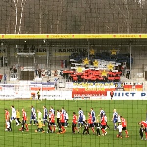 Holstein Kiel sogar mit Choreo im Auswärtsblock mit 50 Mann #groundhopping #grossaspach